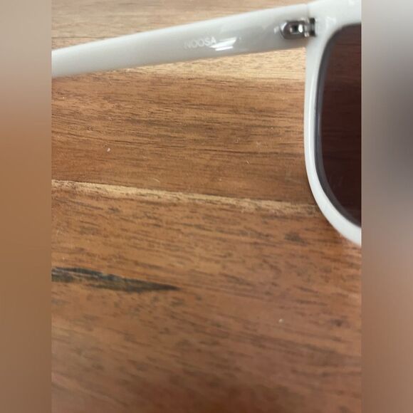 QUAY Noosa white tortoise Sunglasses with Blue Lenses; Rare find!  Like new! - Picture 14 of 14